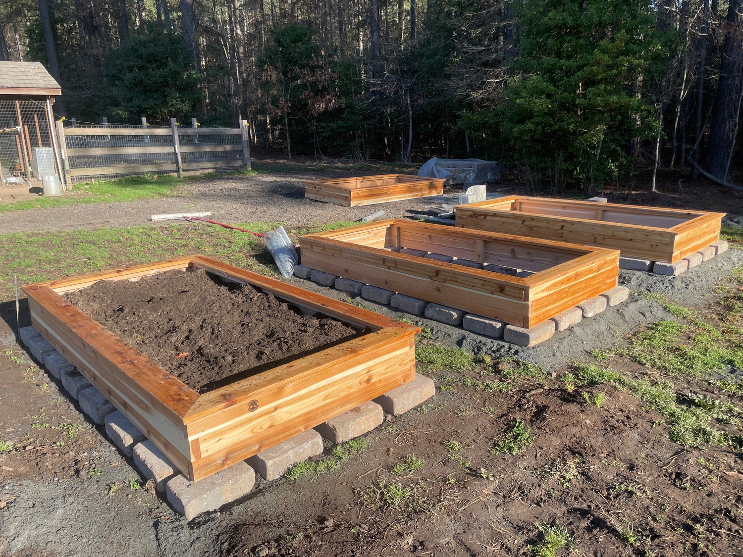 Homesteaders, Expert Gardeners, and Contractor Solutions: 2-inch-thick cedar garden beds