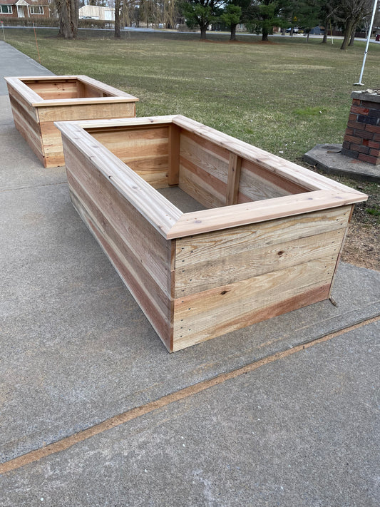 100% Cedar Garden bed with top edge (3ft x 6ft x 2ft)