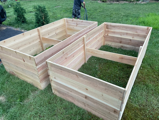 100% Cedar herb garden (3ft x 6ft x 24") and holds 36 cubic feet of soil.